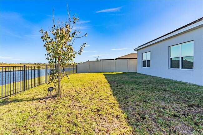 Building Photo - 5920 Catamaran Ave