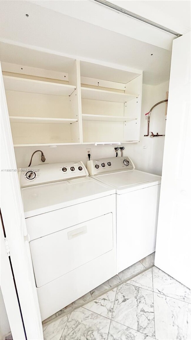 Building Photo - 1283 W 51st Pl