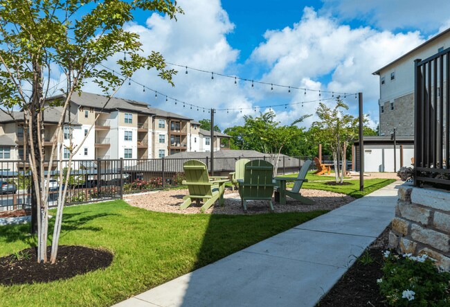 Building Photo - 1501 W Howard Ln