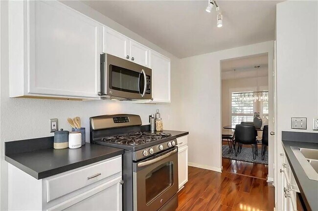 Building Photo - 809 Barefoot Cove