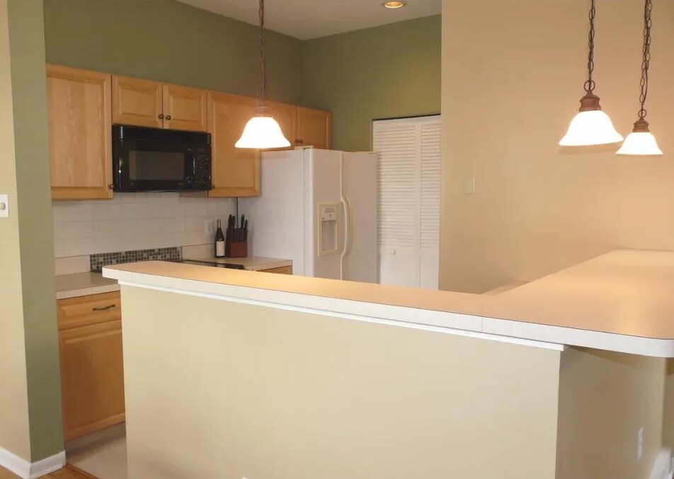 Building Photo - 1104 Barbaras Ct