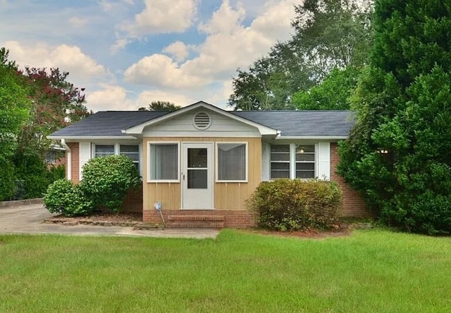 Building Photo - 1613 S Beltline Blvd