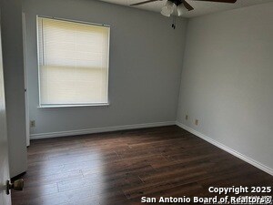 Building Photo - 5622 Frst Lk St