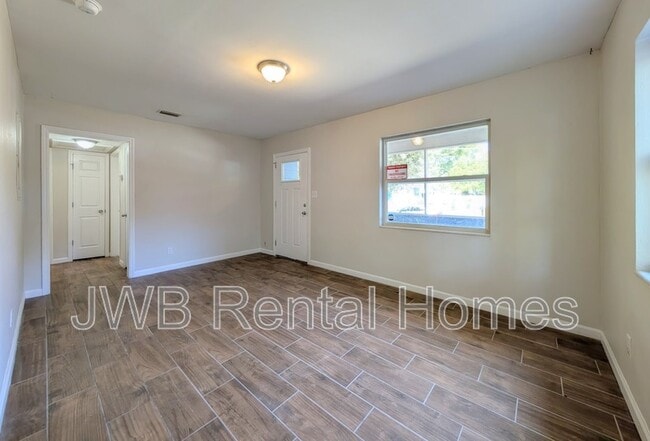 Building Photo - 3228 Myra St