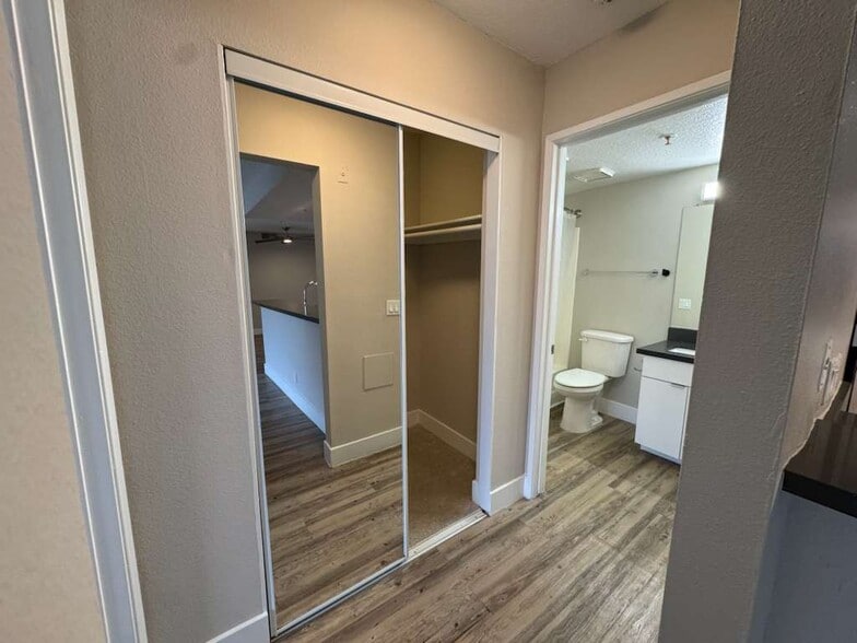 Building Photo - URBANLUX SUNSET PREMIUM