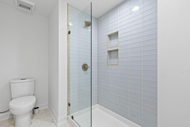 Building Photo - 50 W Broad St