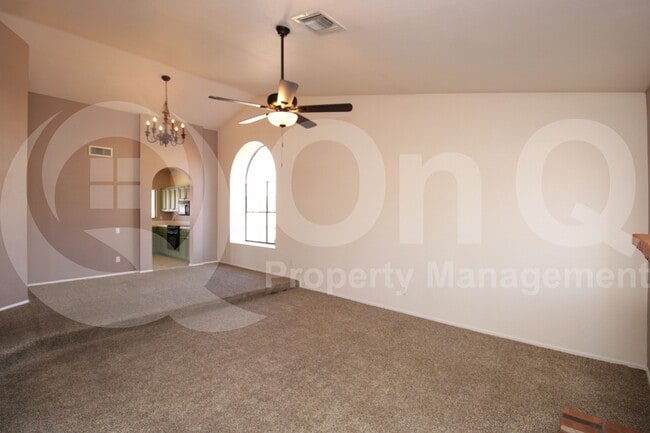 Building Photo - 10879 E Kalil Dr