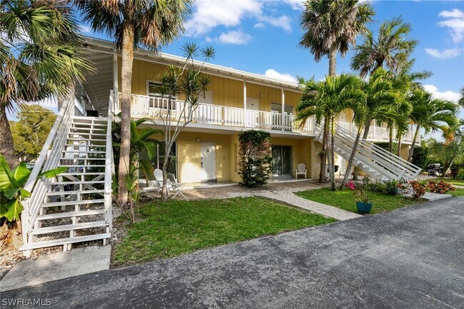 Building Photo - 1360 Chesapeake Ave