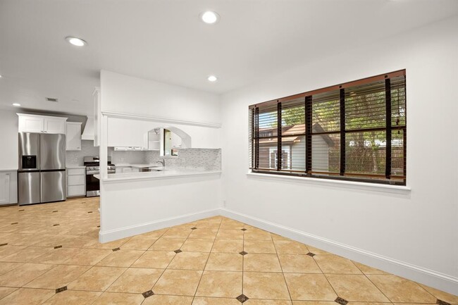 Building Photo - 2508 Marlton Dr