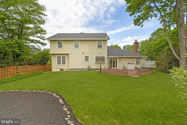 Building Photo - 2689 Glencroft Rd