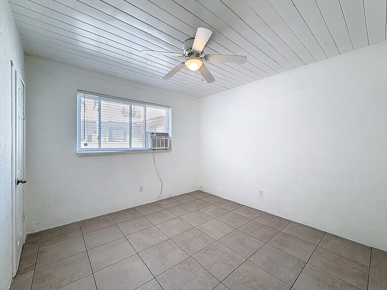 Building Photo - 401 NW 16th Ave