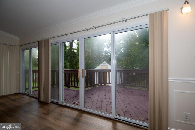 Building Photo - 6733 Gouthier Rd