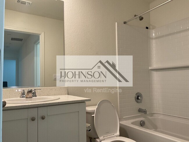 Building Photo - 2456 Enantio St