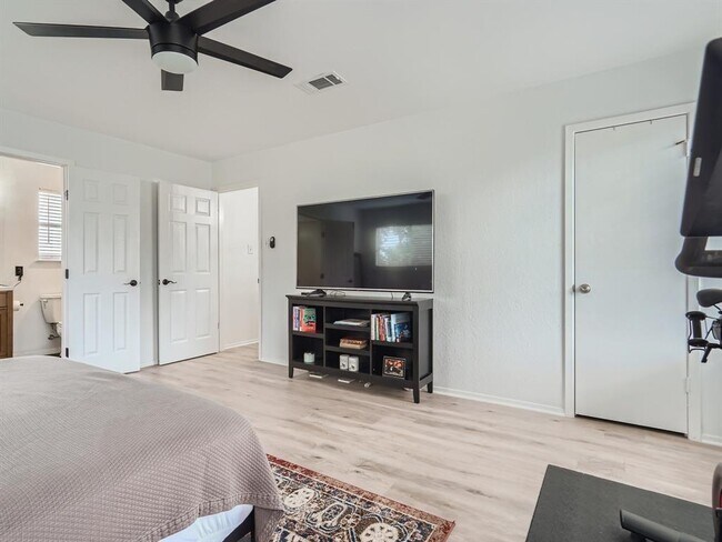 Building Photo - 7701 Copano Dr