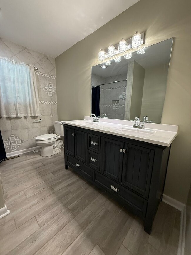 Building Photo - 300 Talbert Dr