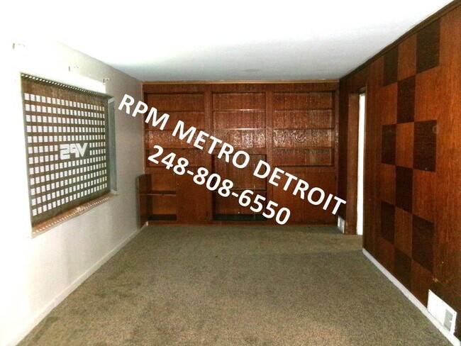 Building Photo - UPDATED COLONIAL HOME IN DETROIT