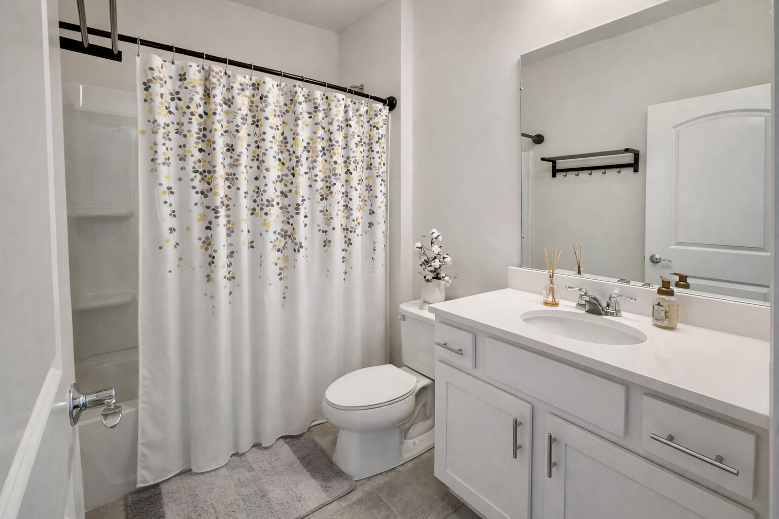 Building Photo - 49773 Lantern Way