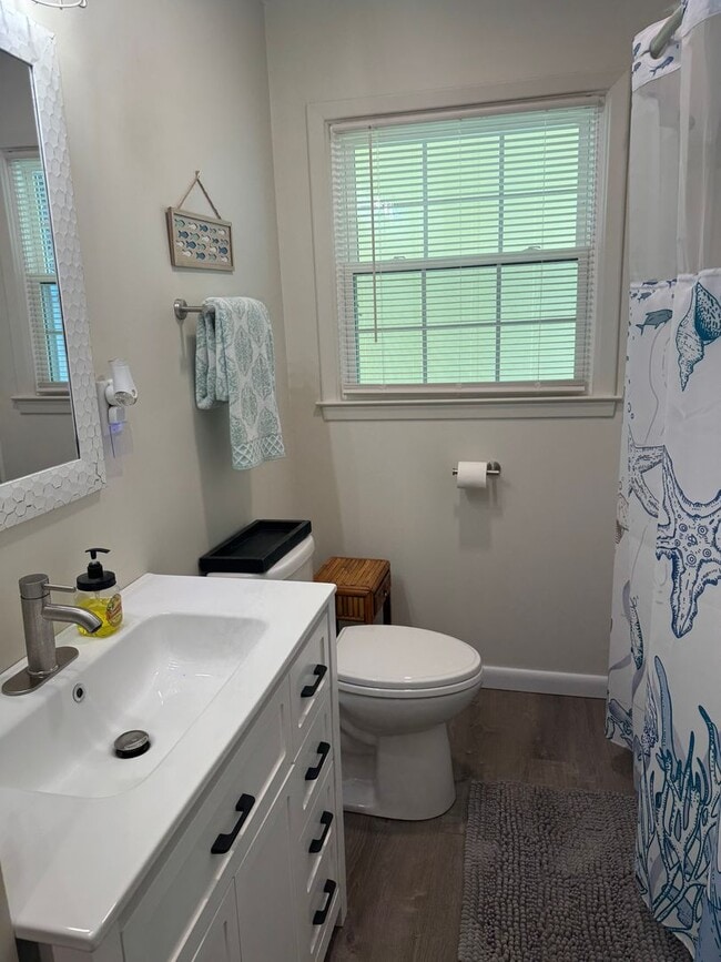 Building Photo - FULLY FURNISHED Wooded Oak Island area  3 Bed/1 Bath