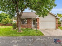 Building Photo - 437 Radiant Dr