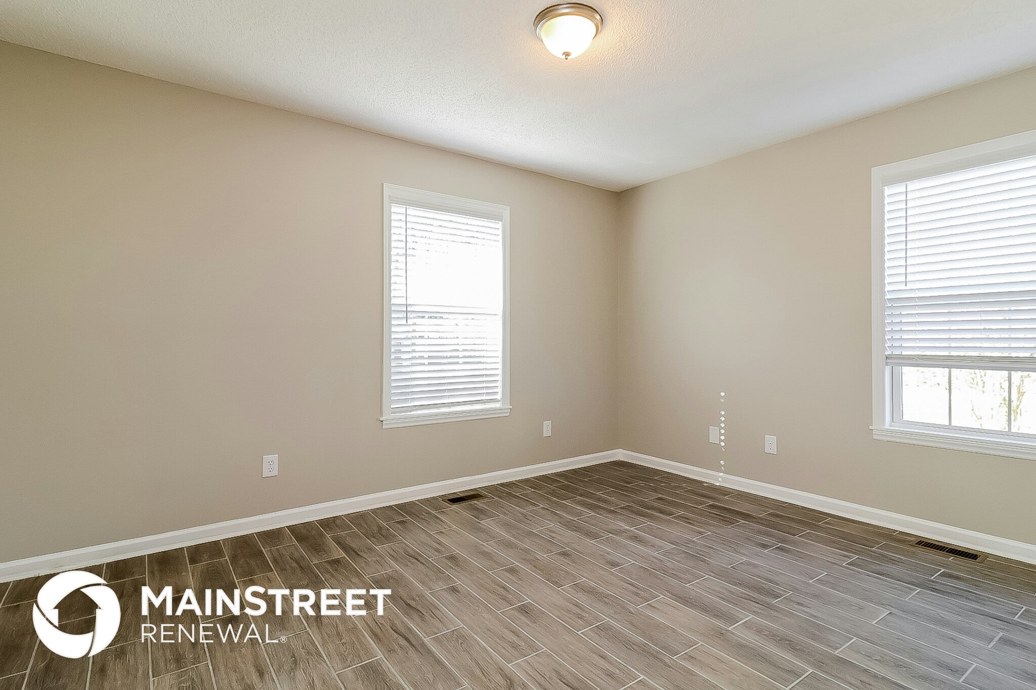 Building Photo - 3613 Cove Dr