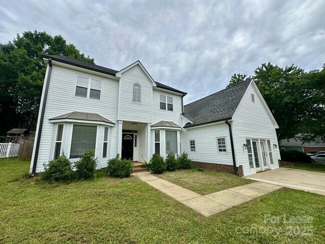 Building Photo - 13809 Stephendale Dr