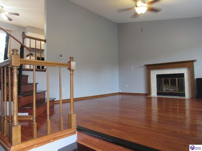 Building Photo - 696 Cottonwood Dr