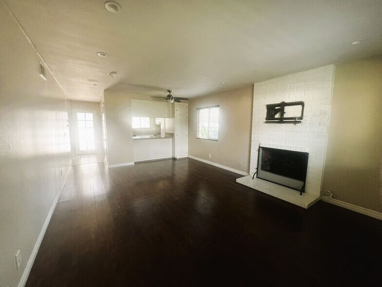 Building Photo - 21266 Burlington Ln