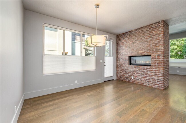 Building Photo - 2758 S Honeycomb Way