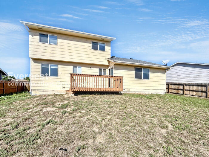 Building Photo - 663 Seawell Dr