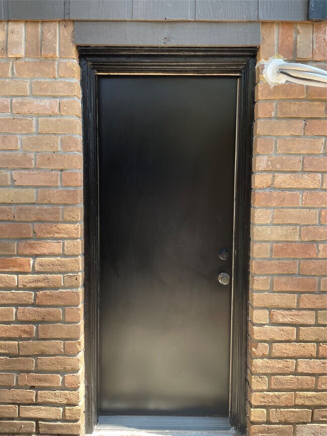 Building Photo - 5602 Circlegate Dr