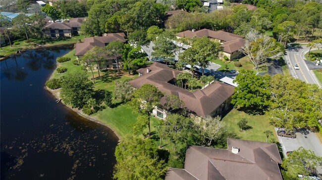 Building Photo - 2673 Sabal Springs Cir