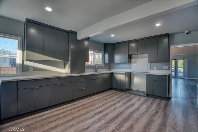 Building Photo - 127 S Townsend Ave