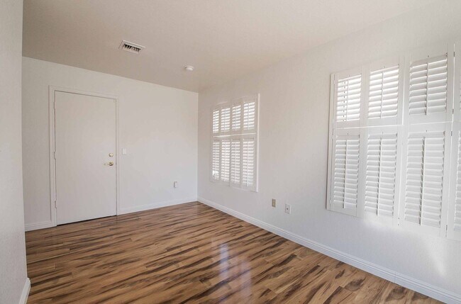 Building Photo - Sun City Summerlin - Golf Course Community...