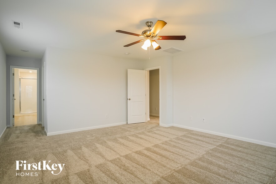 Building Photo - 411 Windy Farm Dr