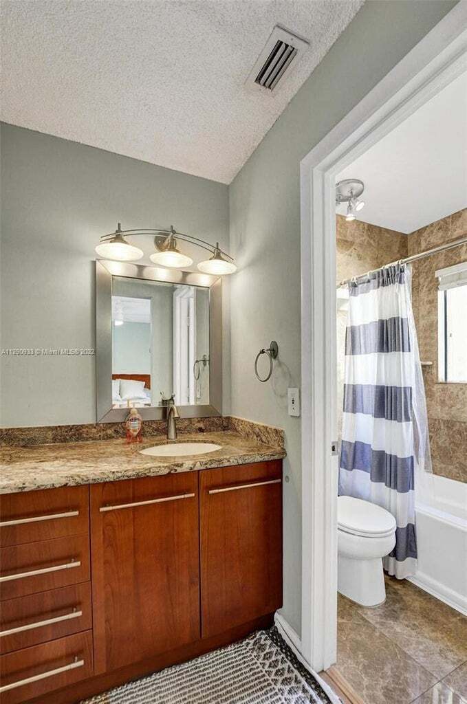 Building Photo - 22322 Pineapple Walk Dr