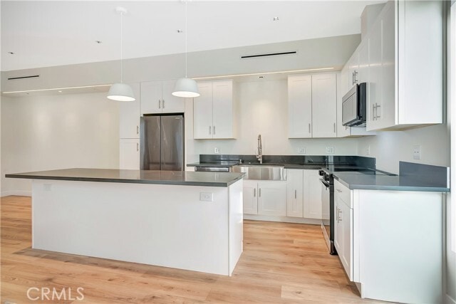 Building Photo - 6721 Rhea Ave