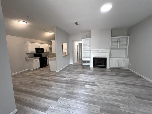 Building Photo - 902 Mack Pl