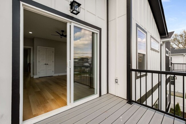 Building Photo - 2015 9th Ave N