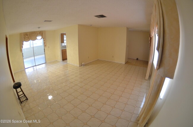 Building Photo - 300 Darrow Ave