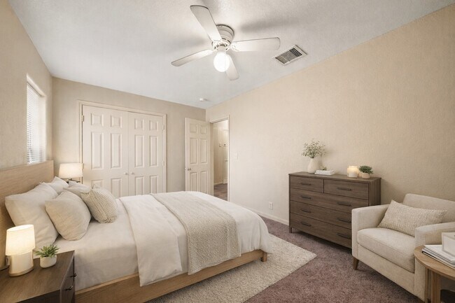 Building Photo - 4636 Mayflower St