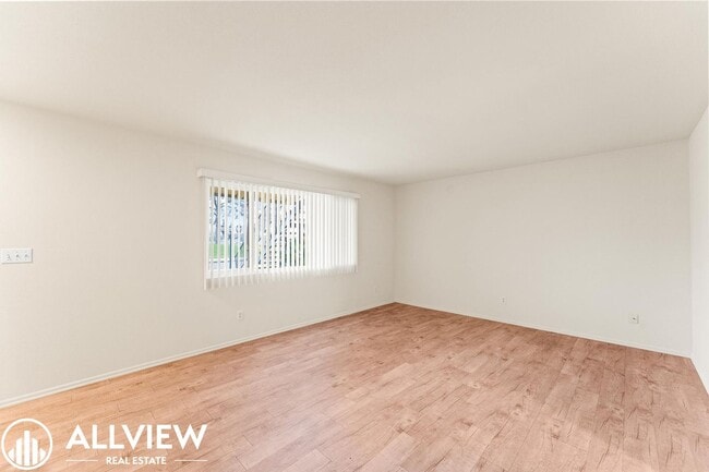 Building Photo - 16731 Bartlett Ln