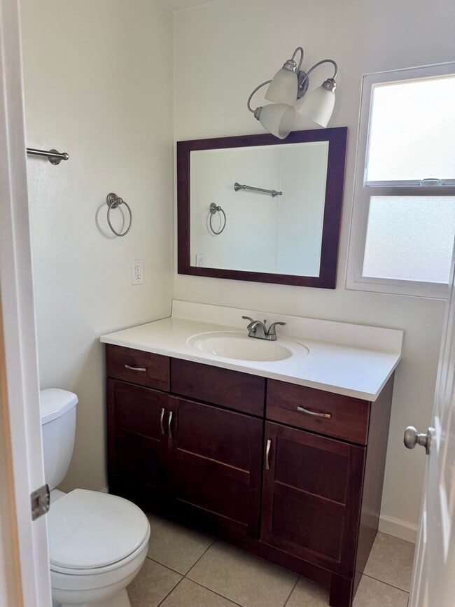 Building Photo - OPEN HOUSE 8/16/25 3pm-4pm
