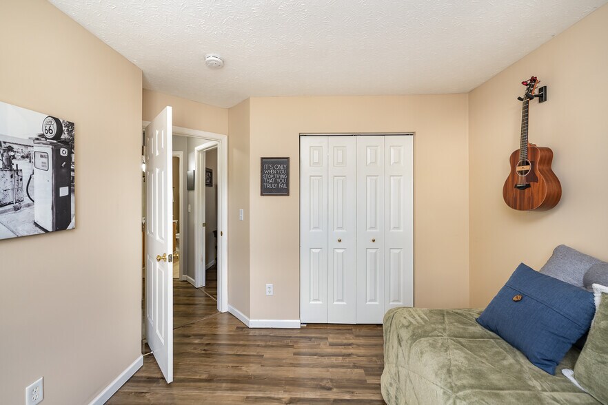 Building Photo - 451 Indian Lake Dr