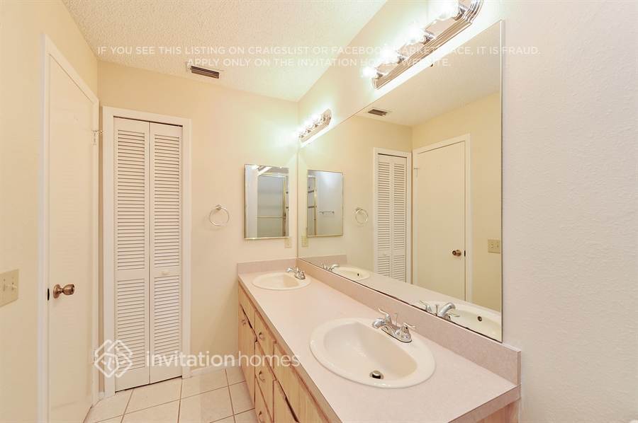 Building Photo - 1913 Coral Tree Ct