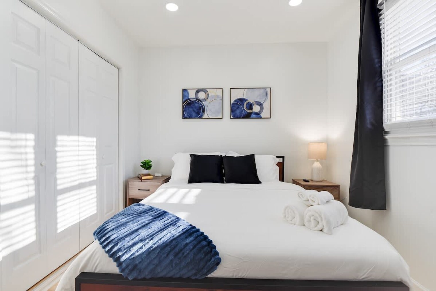 Building Photo - 1255 Raum St NE