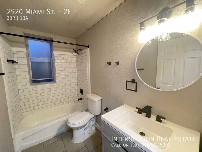 Building Photo - 2920 Miami St