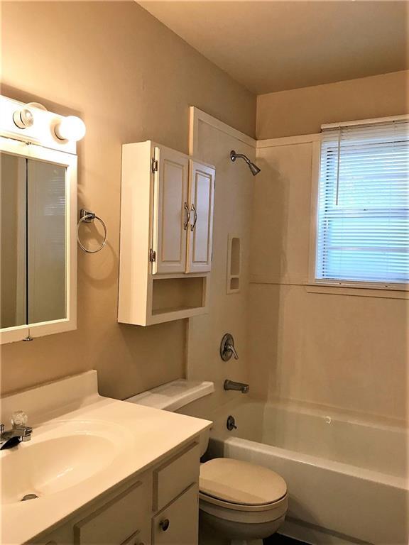 Building Photo - 1304 W Sunset Dr