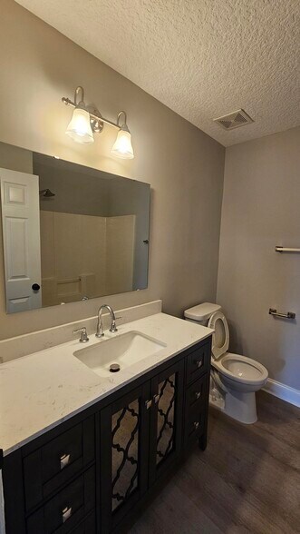 Building Photo - 13983 Summer Breeze Dr