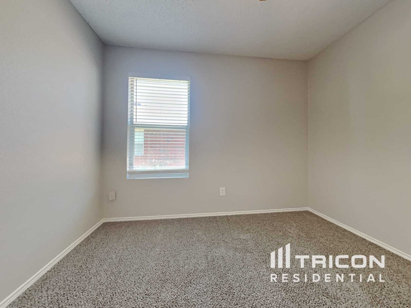Building Photo - 104 Scarlet View