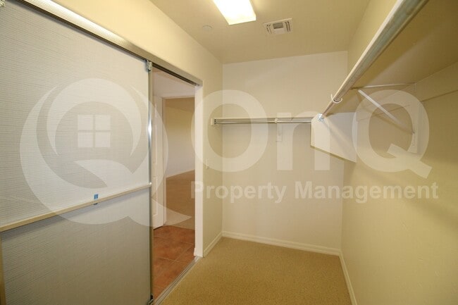 Building Photo - 779 W Calle La Bolita